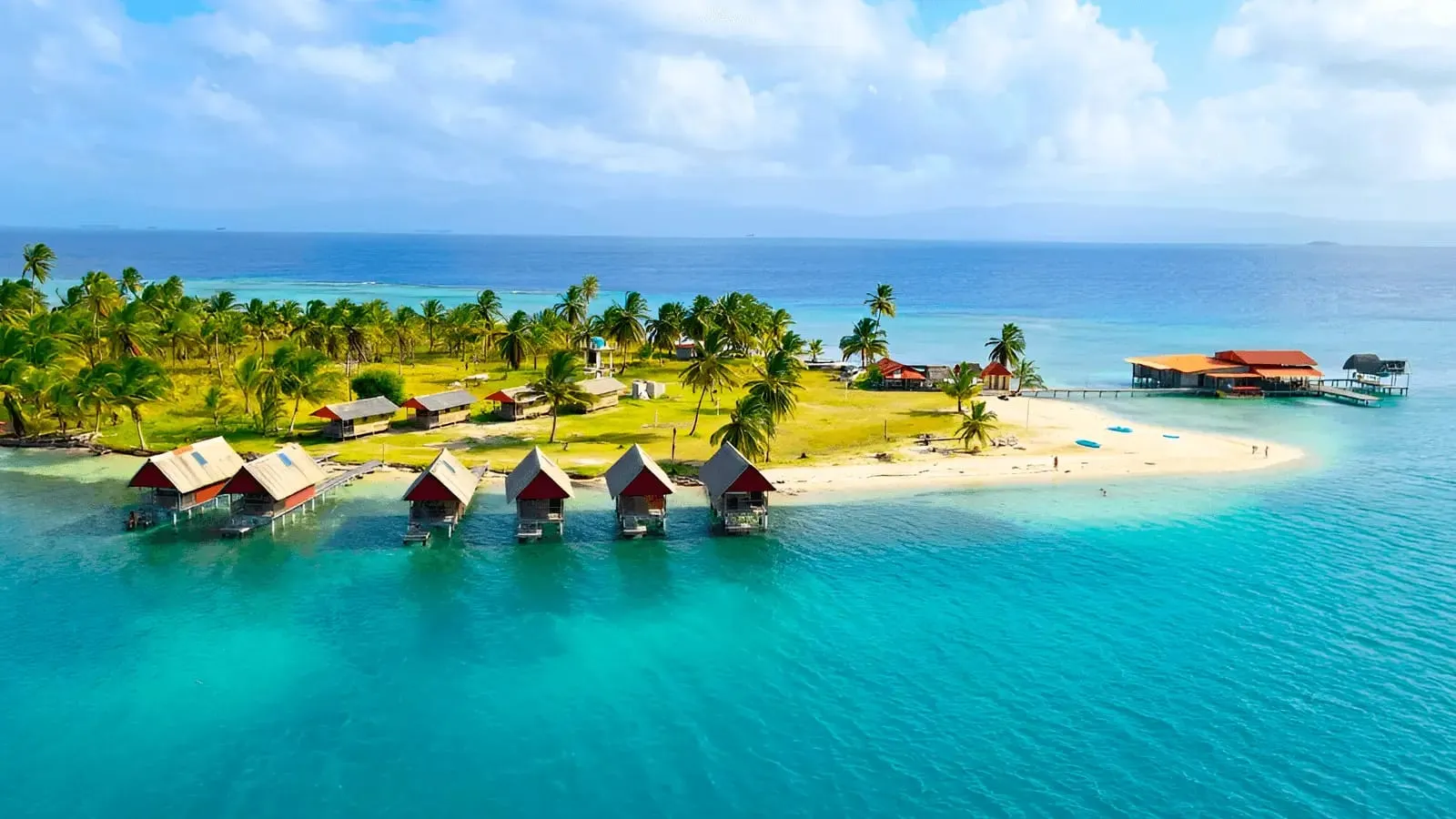 Cabañas sobre el mar en San Blas